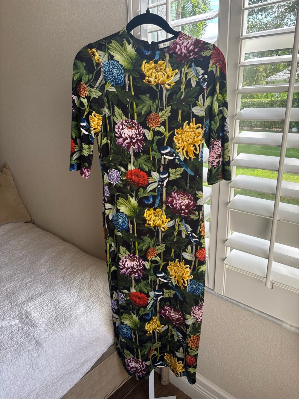 Alice + Olivia Delora Midi Dress in Secret Garden Size 8